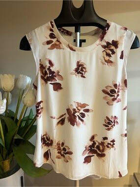 RW&CO. Floral Sleeveless Camisole Tank - White with Burgundy Floral